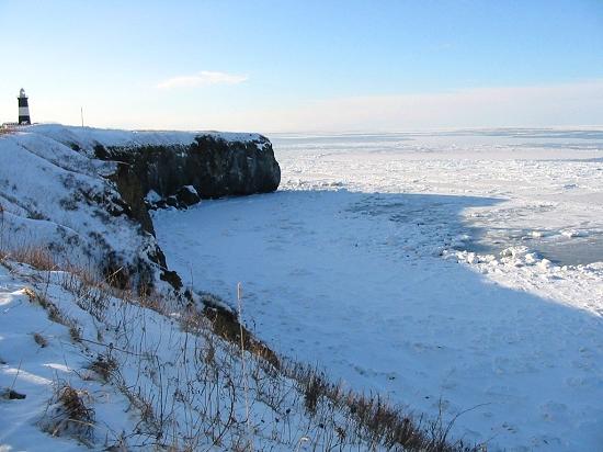 流氷ツアー特集　流氷接岸時の網走能取岬　流氷ポイント