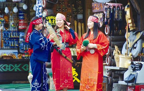 アイヌ民族衣装 阿寒湖 北海道釧路市阿寒町